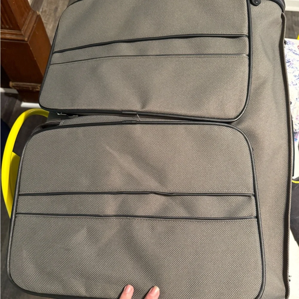 Samsonite Charcoal Travel Bag